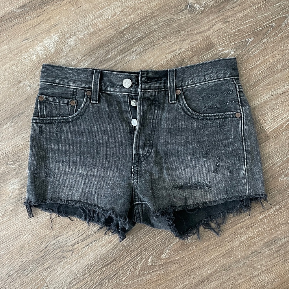 Levi 501 women’s shorts black 24w NWOT